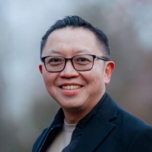 Dux Sy Headshot