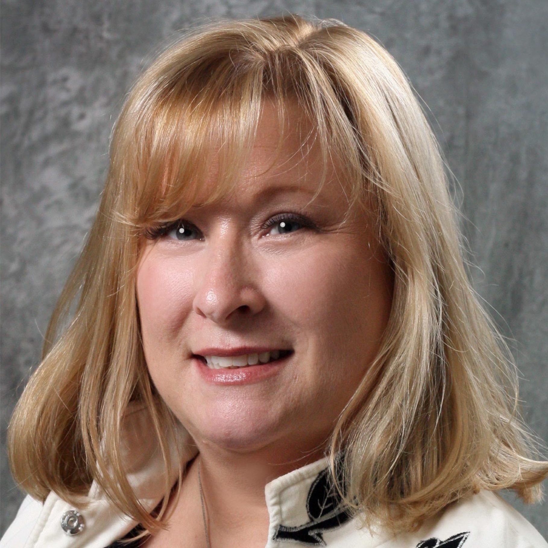 Headshot of Debra Pfundstein.