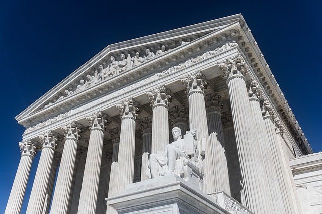 Photo of the U.S. Supreme Court building.